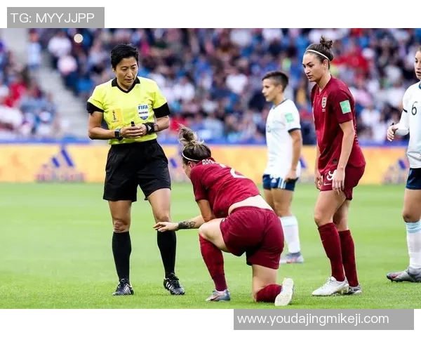 中国足球裁判首次执法欧战赛事 国际足联给予高度评价